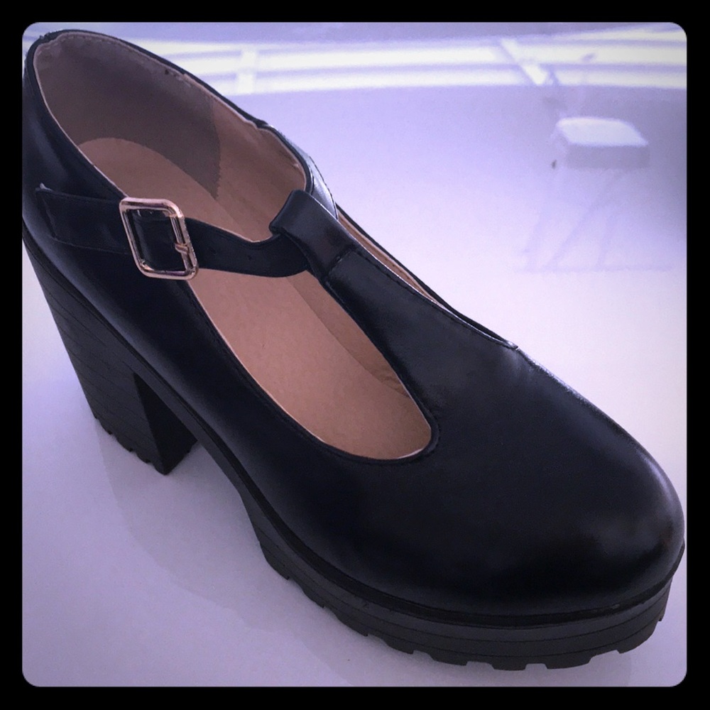 Chunky Mary Jane shoes size 8.5